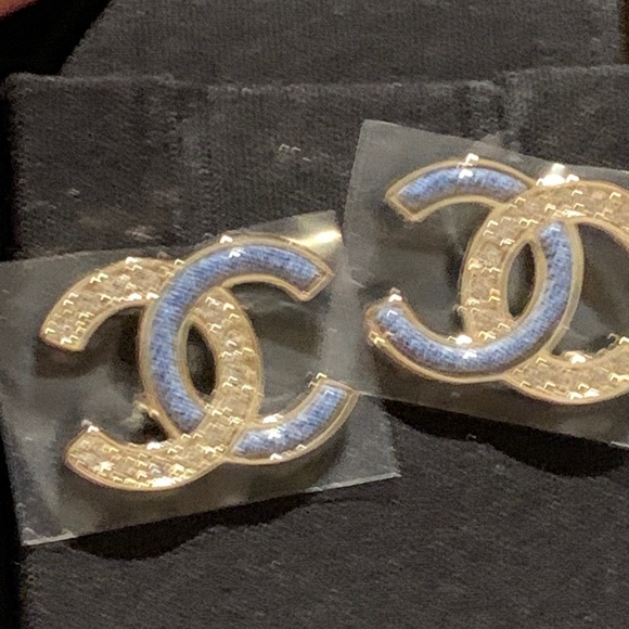 CHANEL Jewelry - Absolutely stunning authentic brand new Chanel studs blue /crystals cc earrings